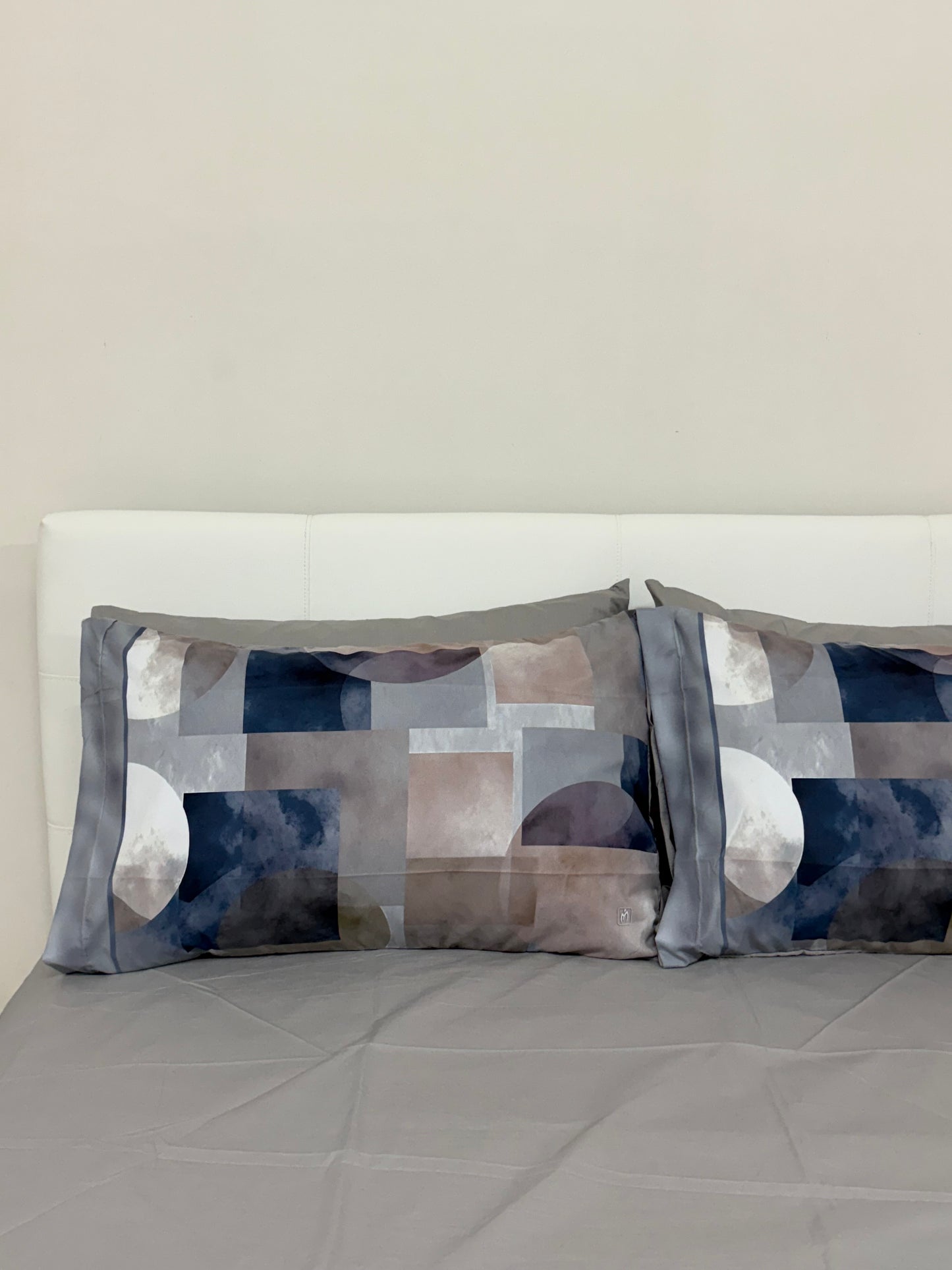 Lenzuola con 4 federe geometrie