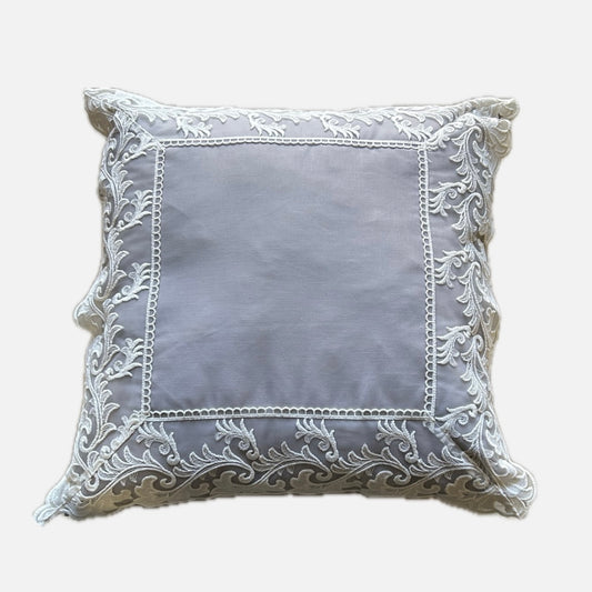 Cuscino con pizzo