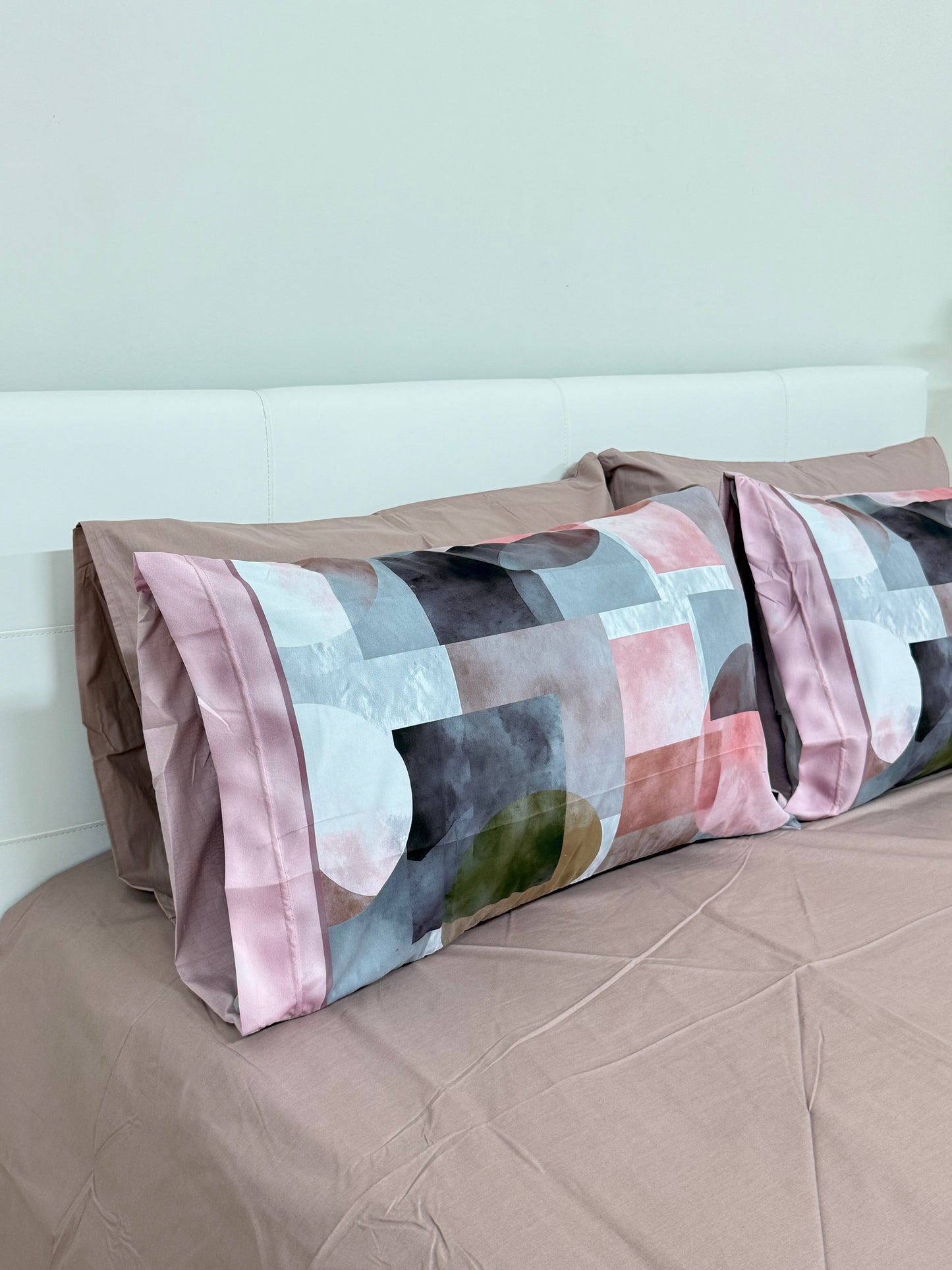 Lenzuola con 4 federe geometrie