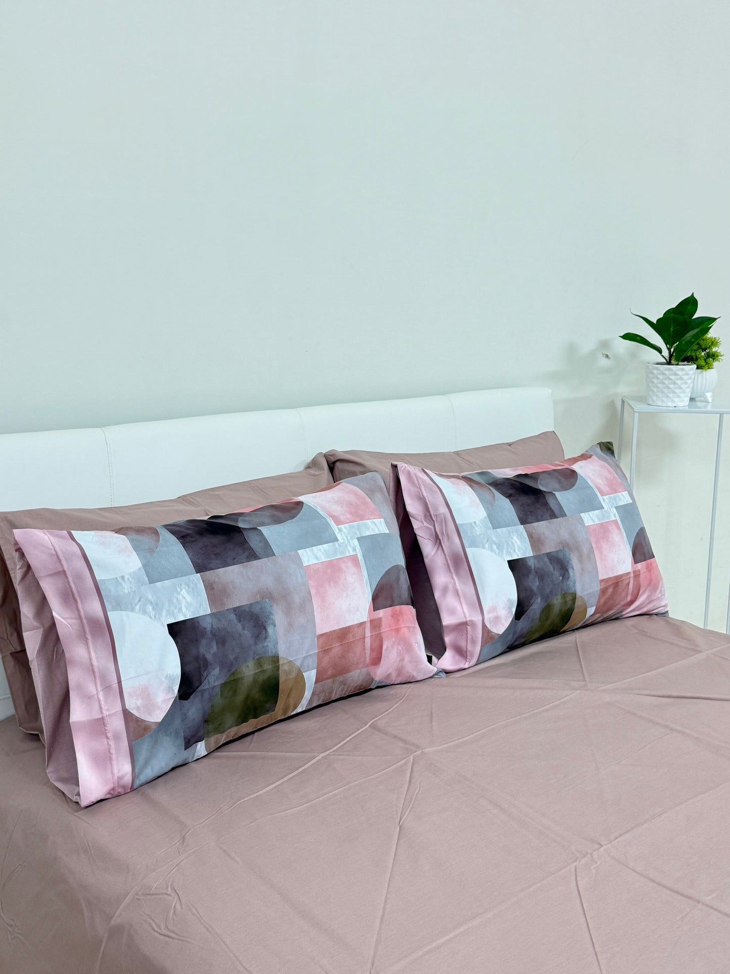 Lenzuola con 4 federe geometrie